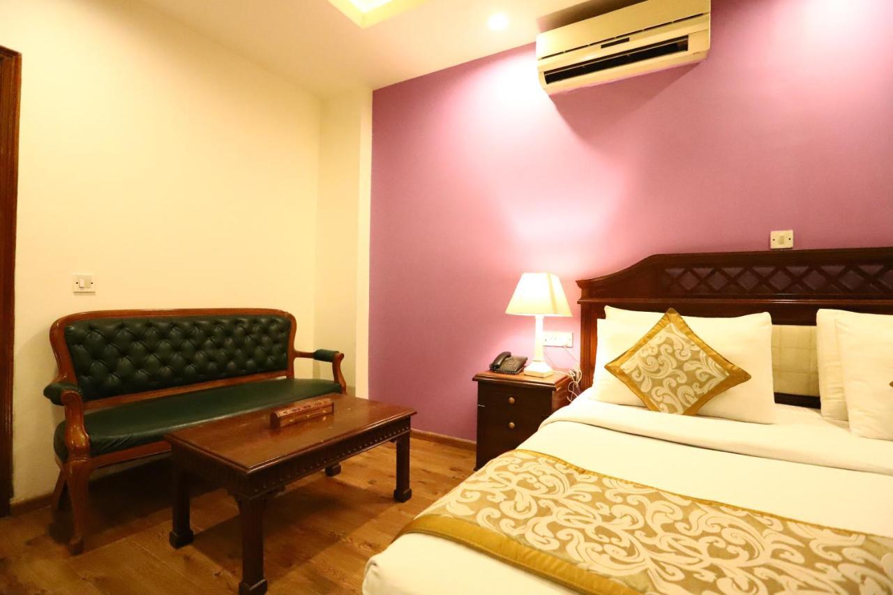 Hotel Ambica Palace Aiims New Delhi - Couple Friendly Local Id Accepted Ngoại thất bức ảnh