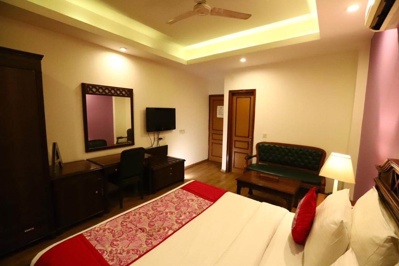 Hotel Ambica Palace Aiims New Delhi - Couple Friendly Local Id Accepted Ngoại thất bức ảnh