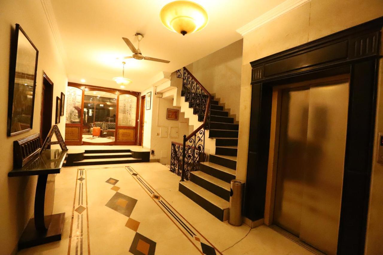 Hotel Ambica Palace Aiims New Delhi - Couple Friendly Local Id Accepted Ngoại thất bức ảnh