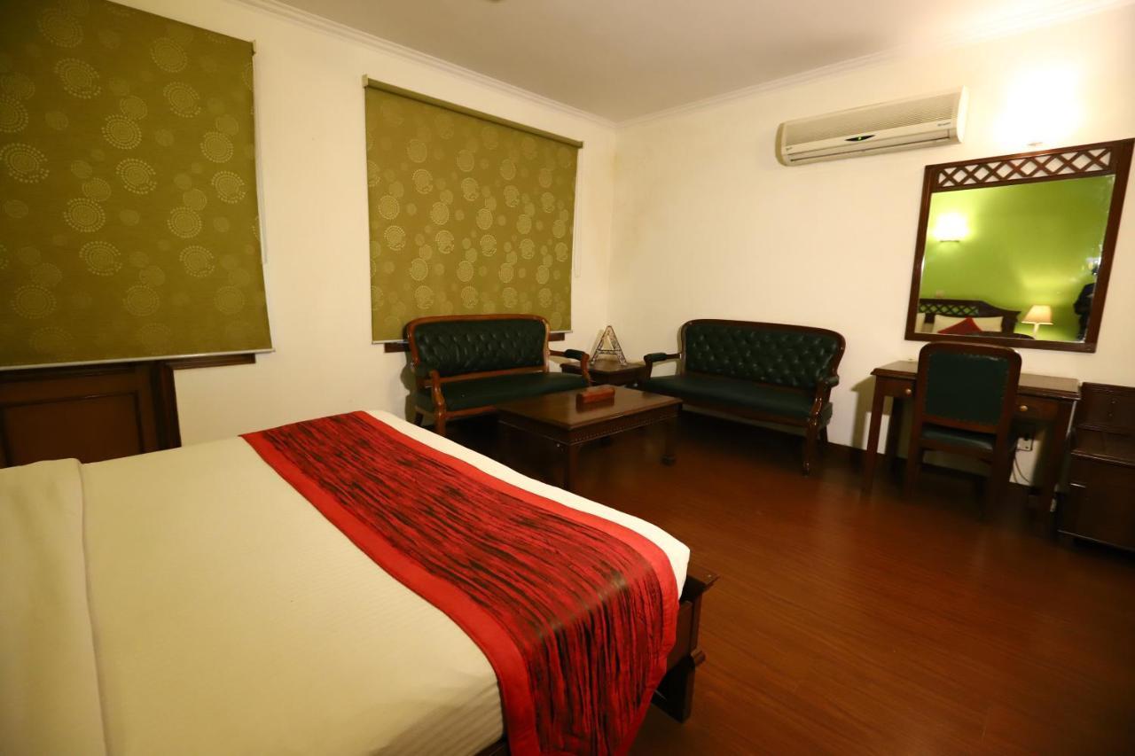 Hotel Ambica Palace Aiims New Delhi - Couple Friendly Local Id Accepted Ngoại thất bức ảnh