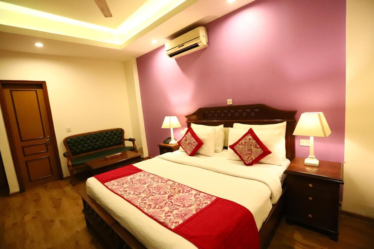 Hotel Ambica Palace Aiims New Delhi - Couple Friendly Local Id Accepted Ngoại thất bức ảnh