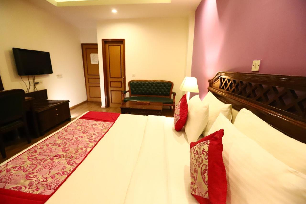Hotel Ambica Palace Aiims New Delhi - Couple Friendly Local Id Accepted Ngoại thất bức ảnh